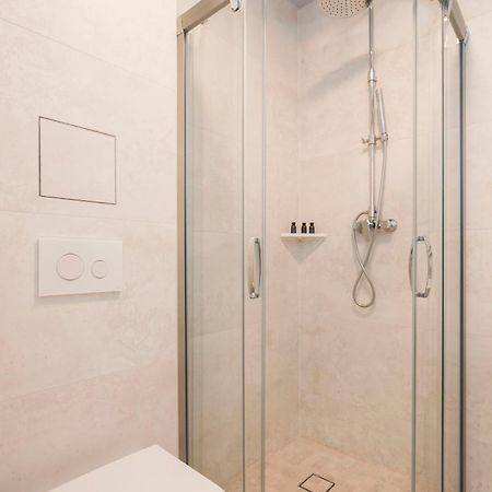 Roze Park Rooms Liepaja Bagian luar foto